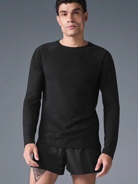 NWT Alo Yoga Triumph Long Sleeve Tee, Size S